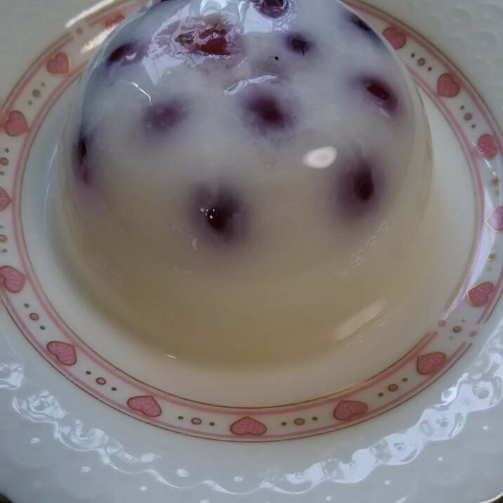 粉寒天で作る(^^)ブドウのミルクゼリー